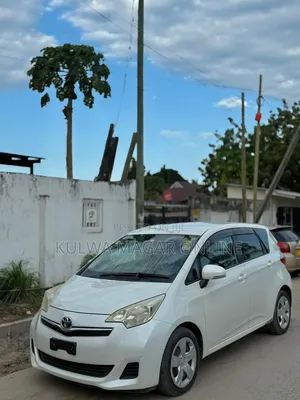 Toyota Ractis 2010 White