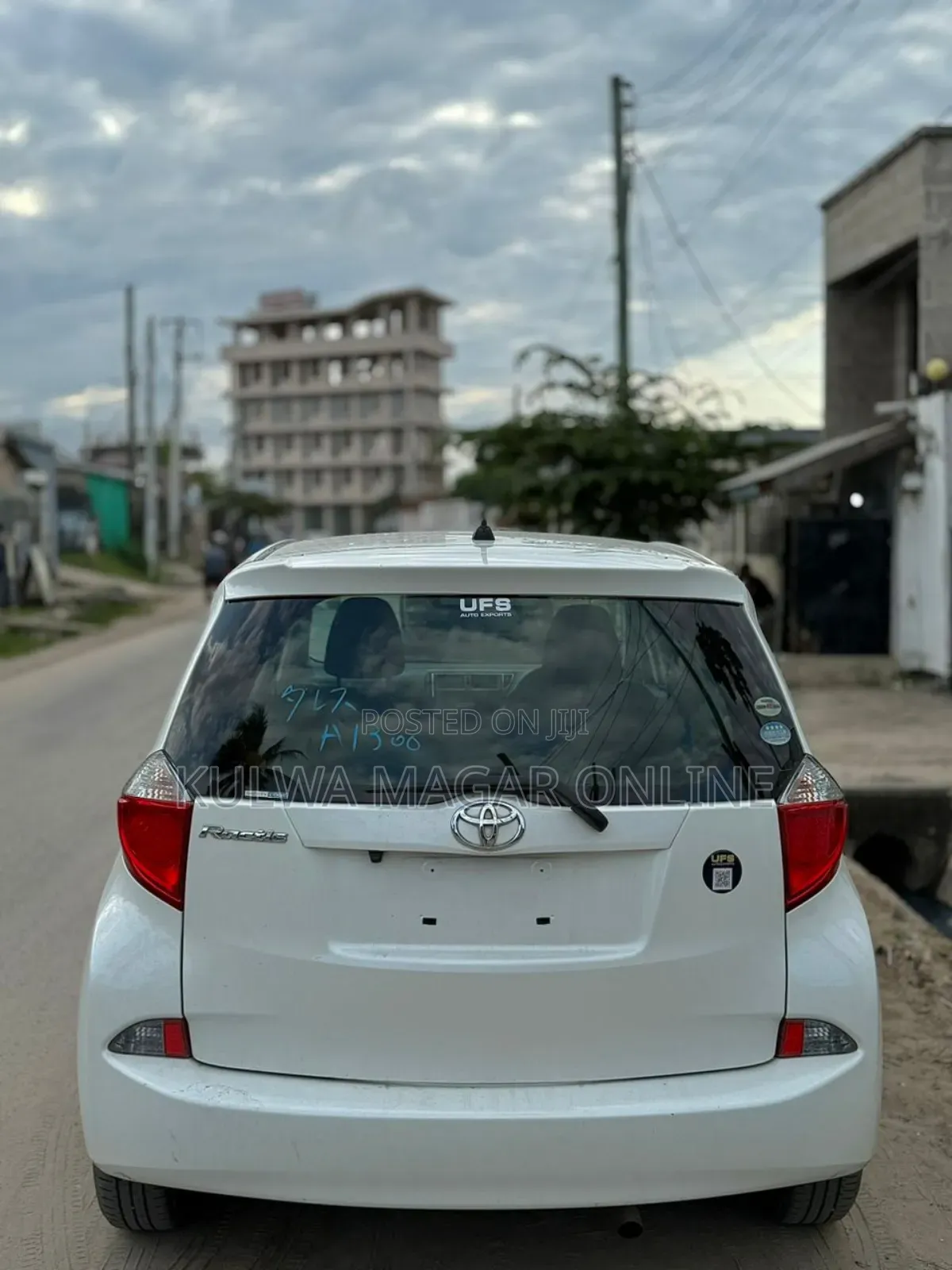 Toyota Ractis 2010 White