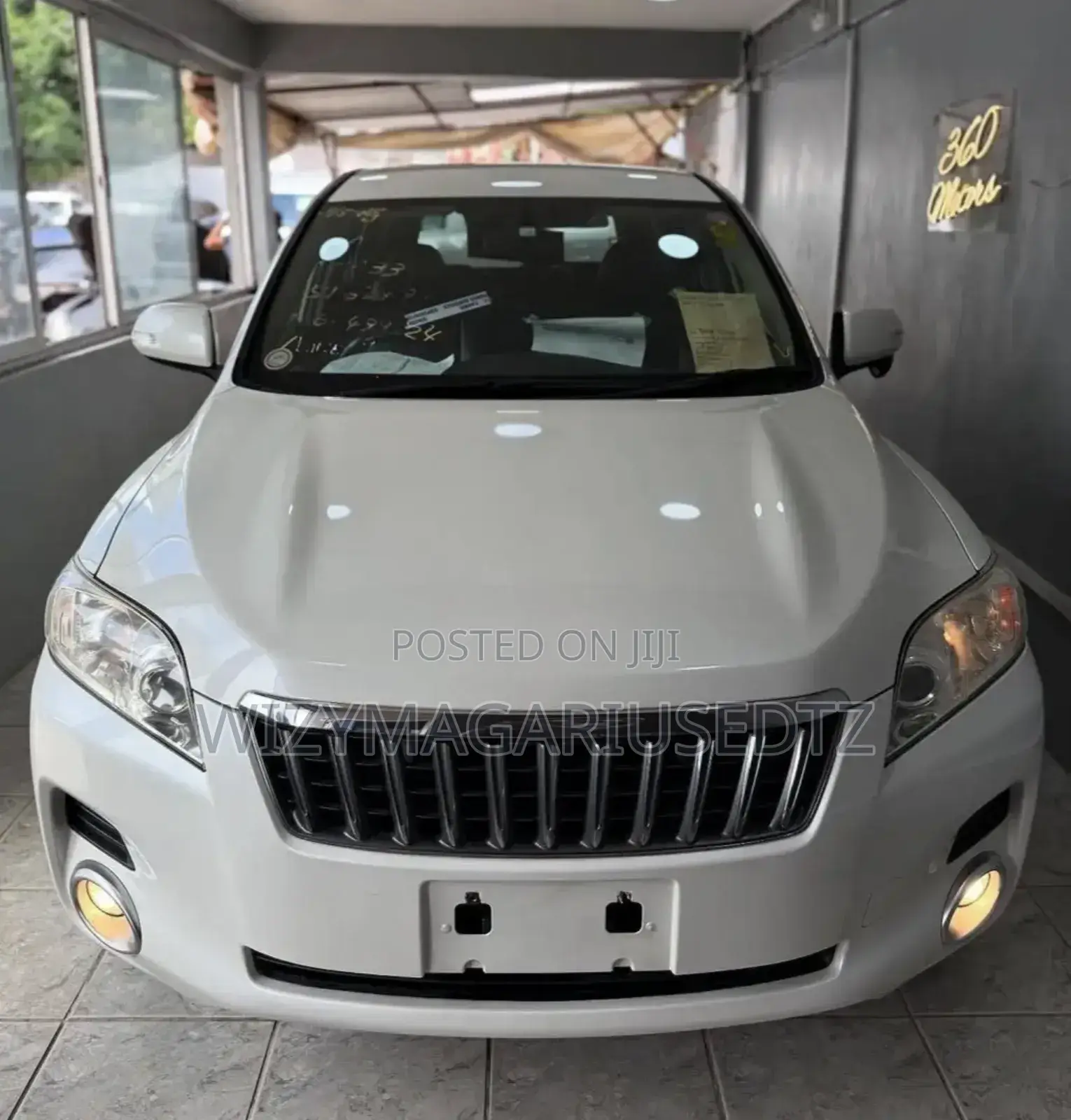 Toyota Vanguard 2008 White