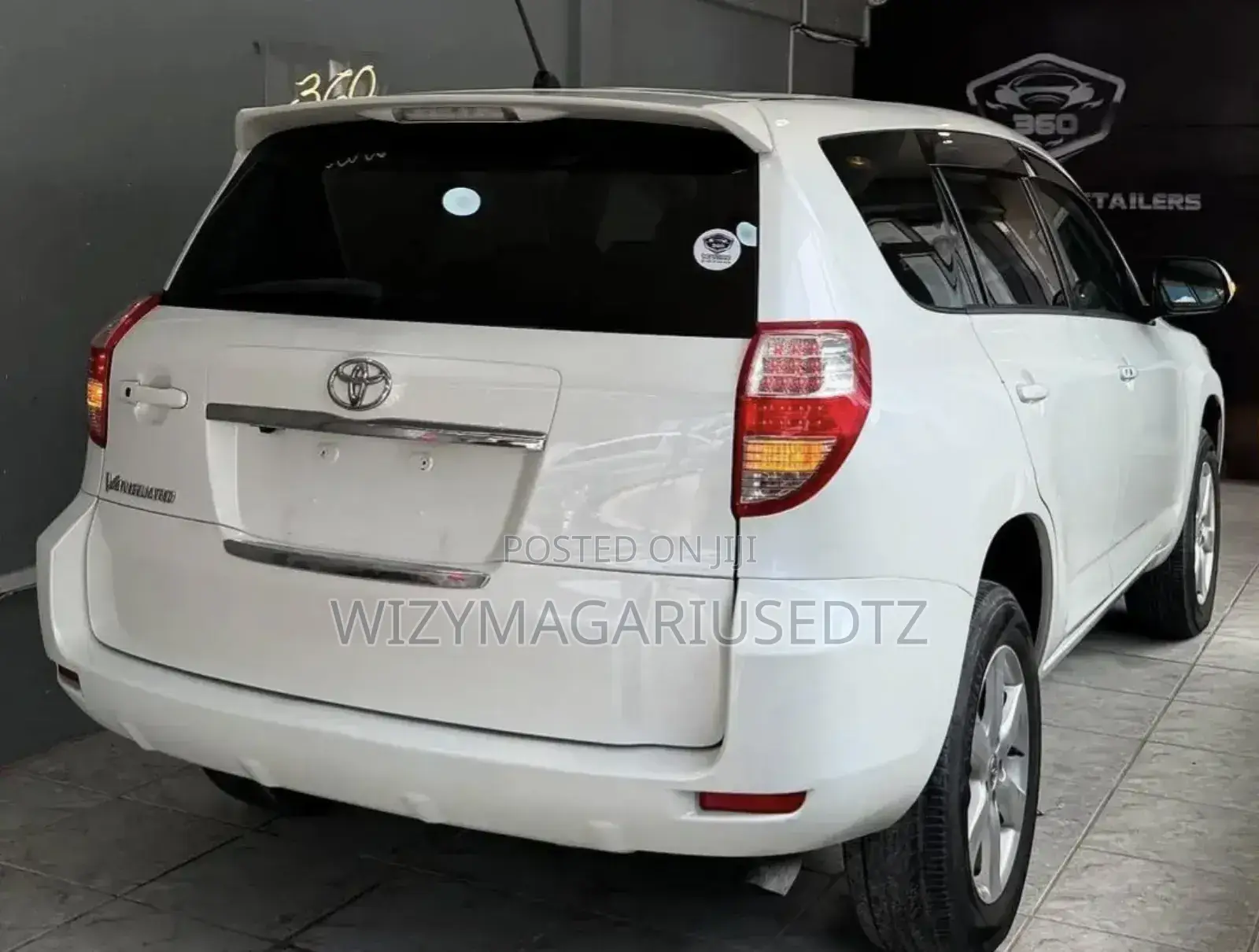 Toyota Vanguard 2008 White