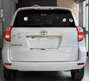 Toyota Vanguard 2008 White