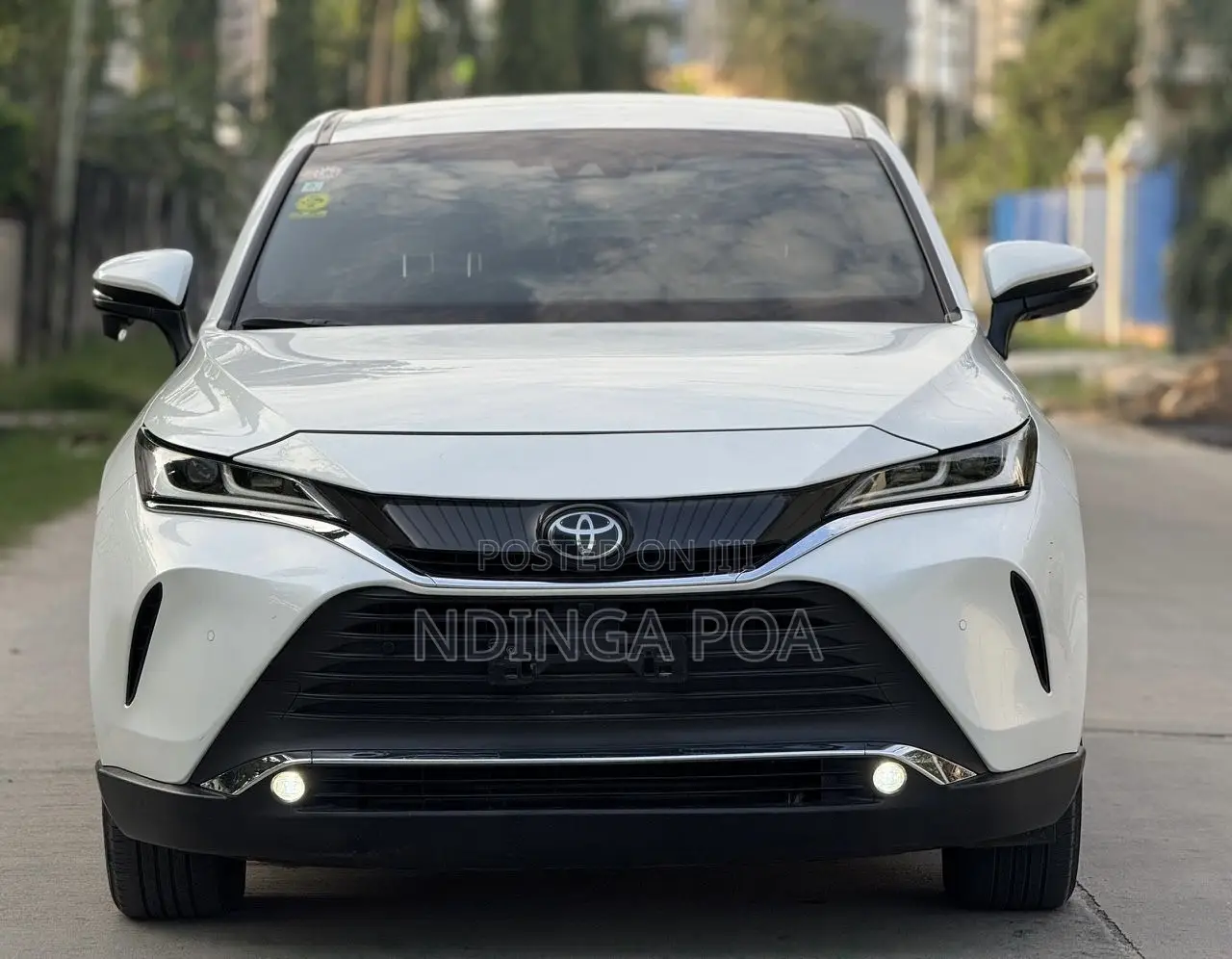 Toyota Harrier 2.0 4WD 2021 White