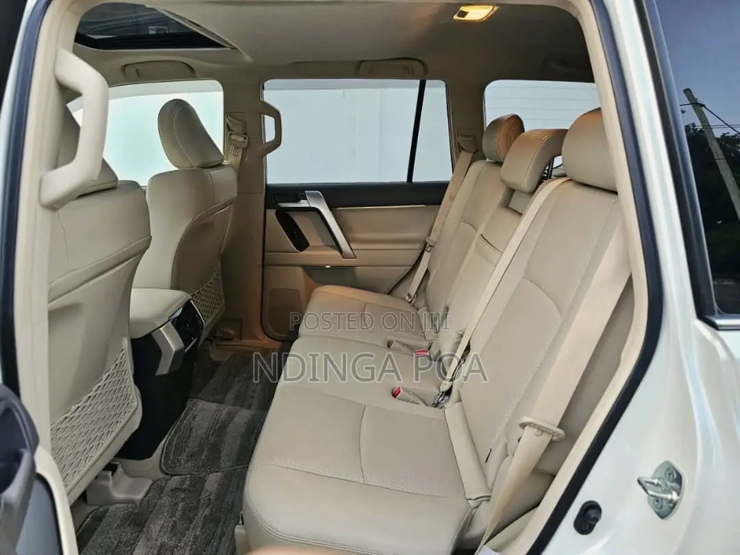 Toyota Land Cruiser Prado 2.7 2023 White