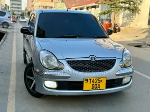 Toyota Duet 2003 Silver