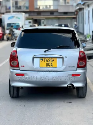 Toyota Duet 2003 Silver