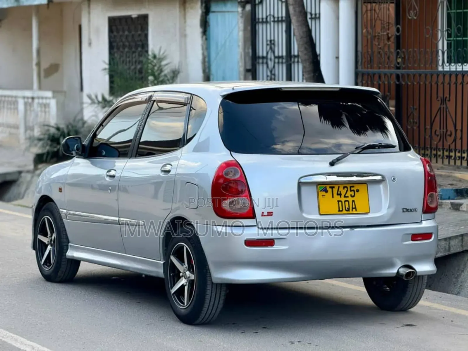 Toyota Duet 2003 Silver