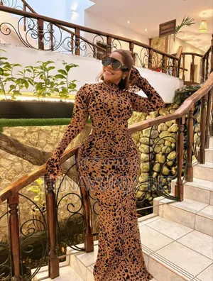 Ladies Dress / Wedding / Part Dress
