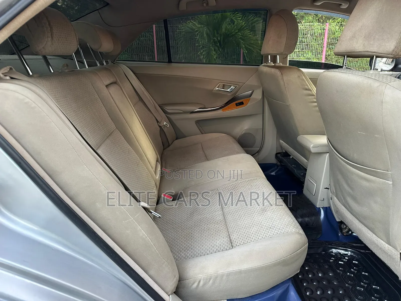 Toyota Premio 2010 Silver