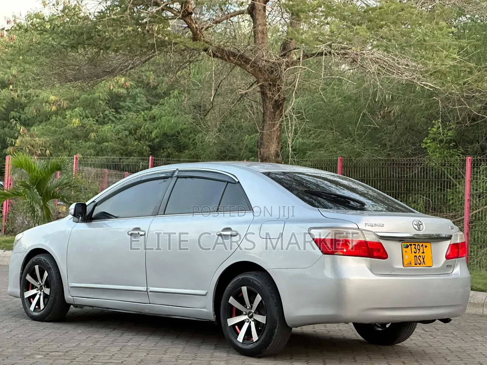 Toyota Premio 2010 Silver