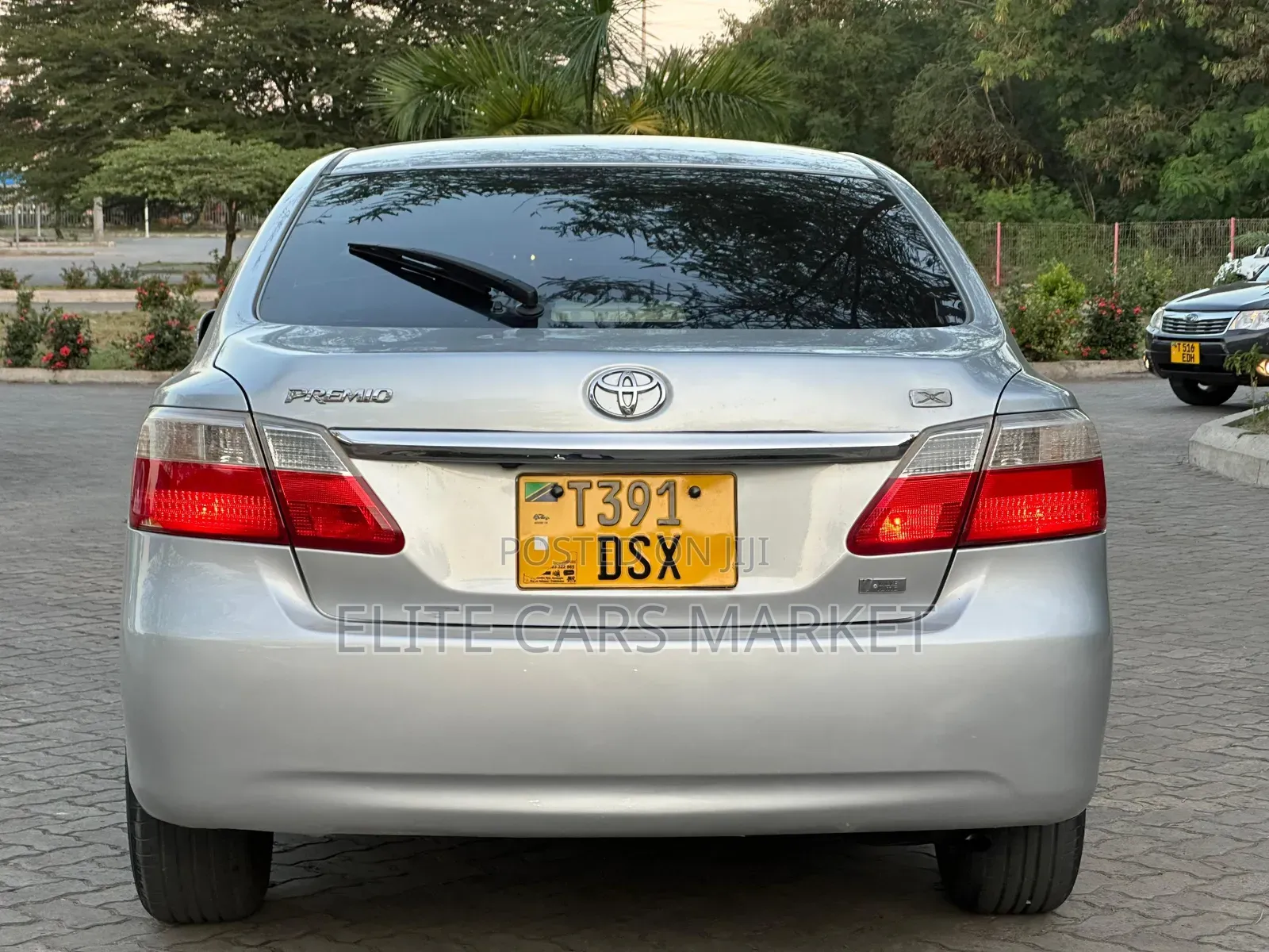 Toyota Premio 2010 Silver