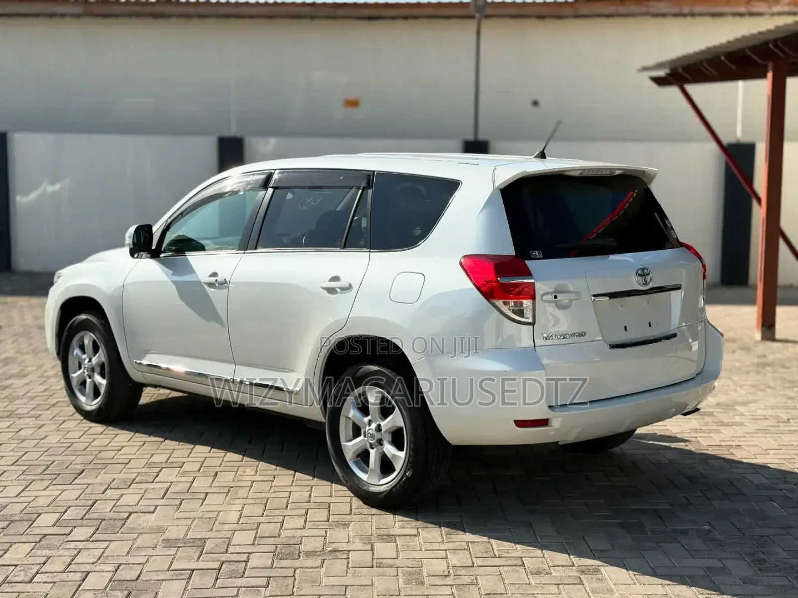 Toyota Vanguard 2010 Pearl