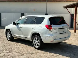Toyota Vanguard 2010 Pearl