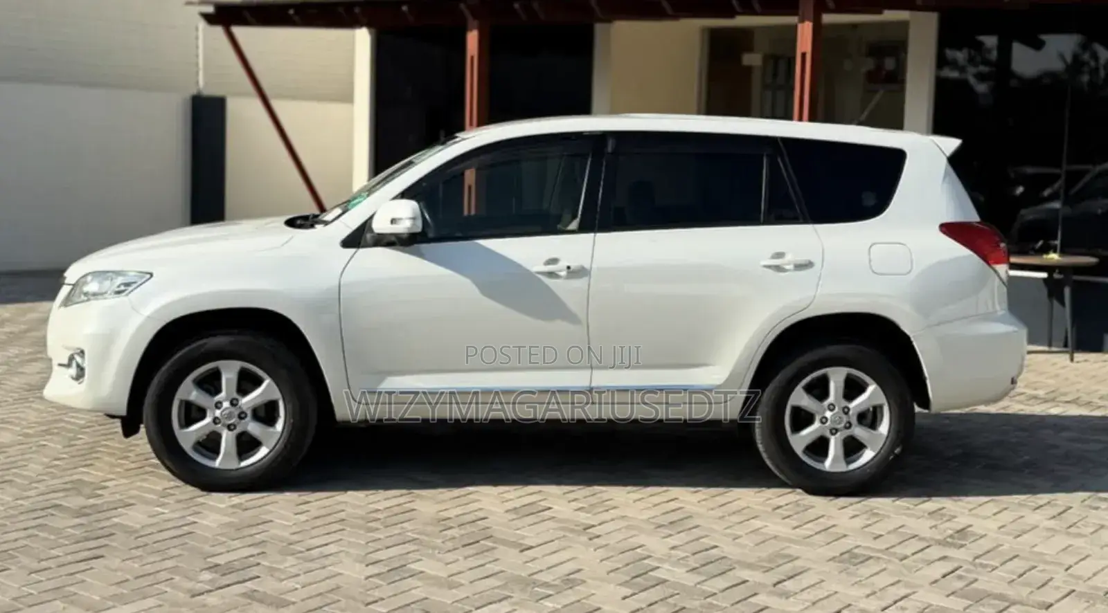 Toyota Vanguard 2010 Pearl