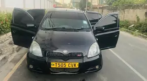 Photo - Toyota Vitz 2004 Black