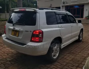 Toyota Kluger 2005 White