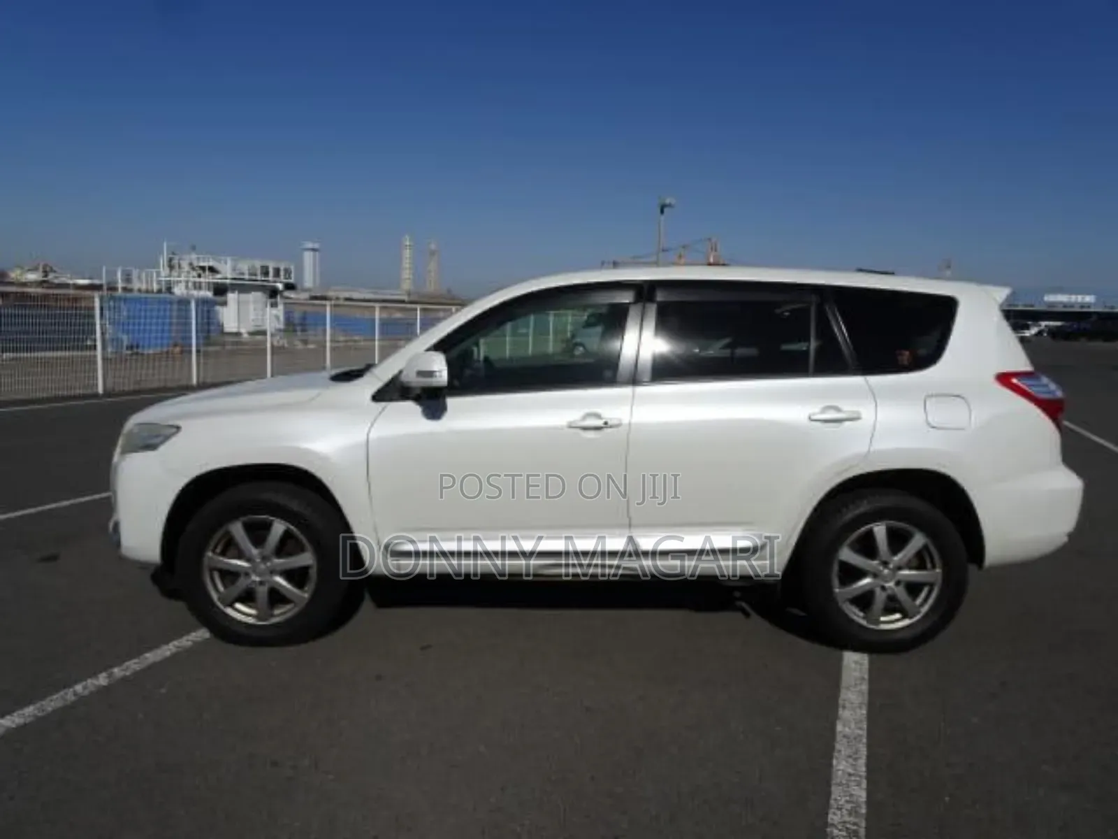 Toyota Vanguard 2009 White