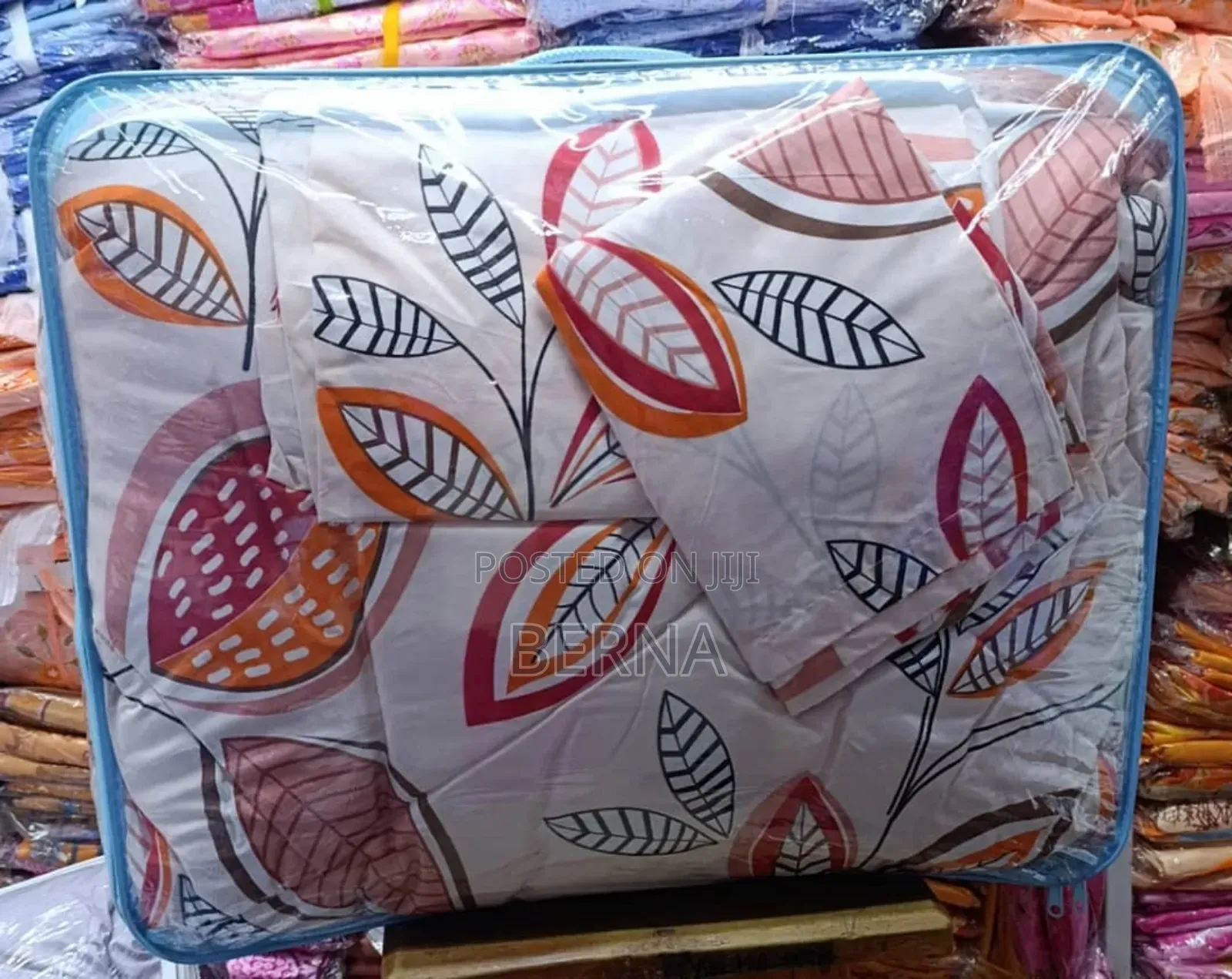 Duvet (Duvet+ Bedsheet+2 Pillow Cases)