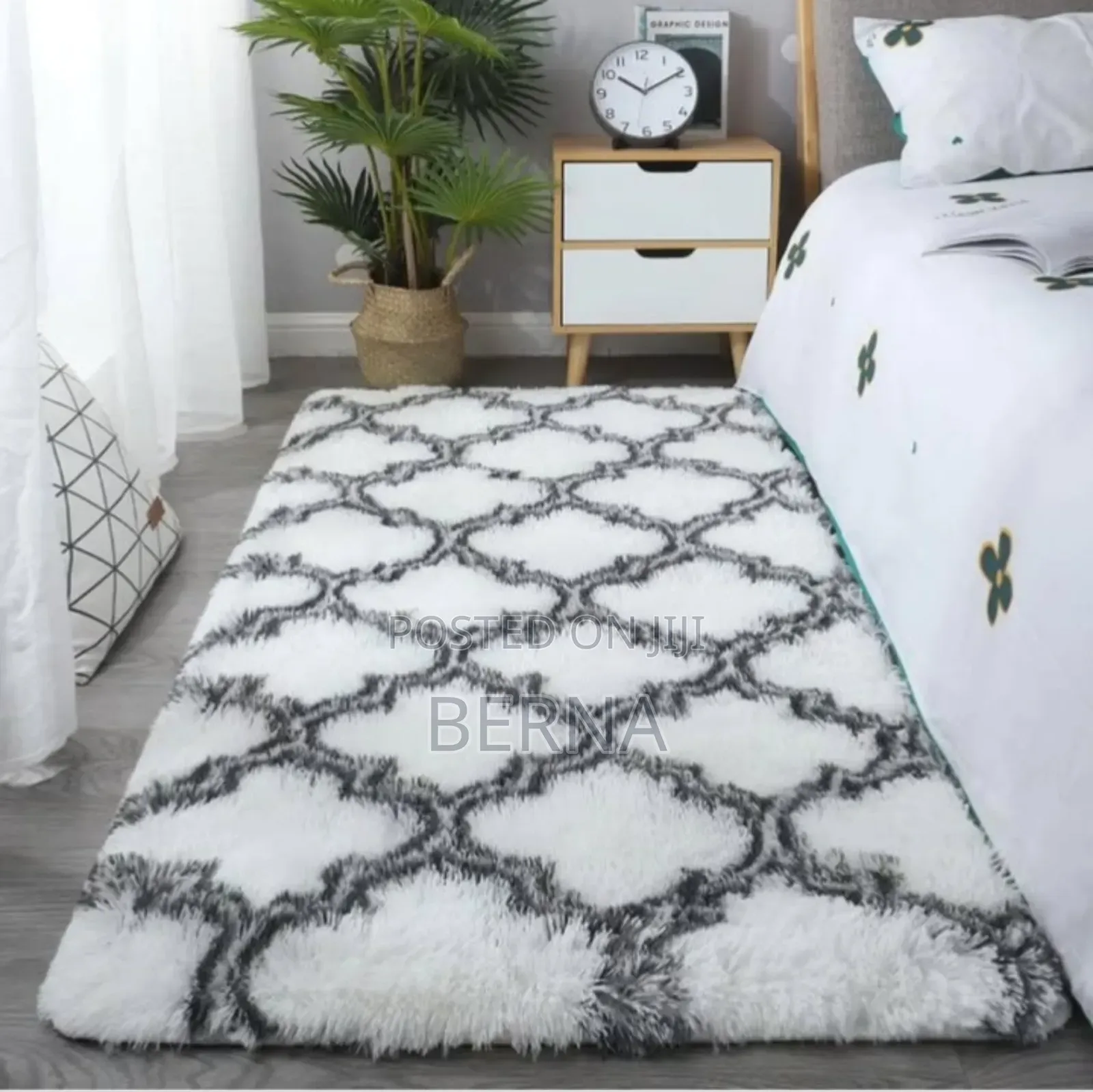 Zulia Manyoya -Flirfy Bedside Rug /Carpets
