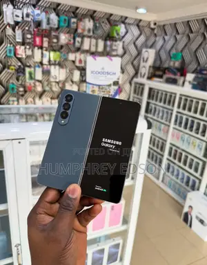 New Samsung Galaxy Z Fold4 256 GB Black