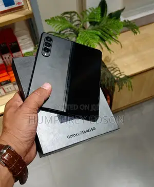 New Samsung Galaxy Z Fold 3 256 GB Black