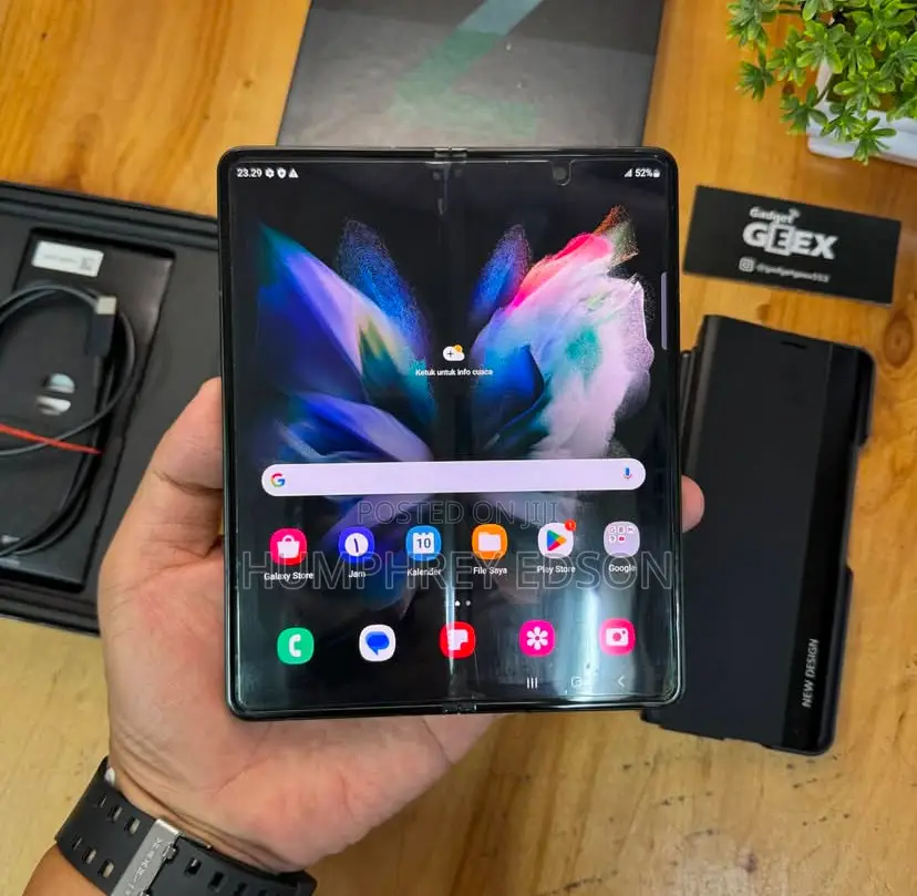 New Samsung Galaxy Z Fold 3 256 GB Black