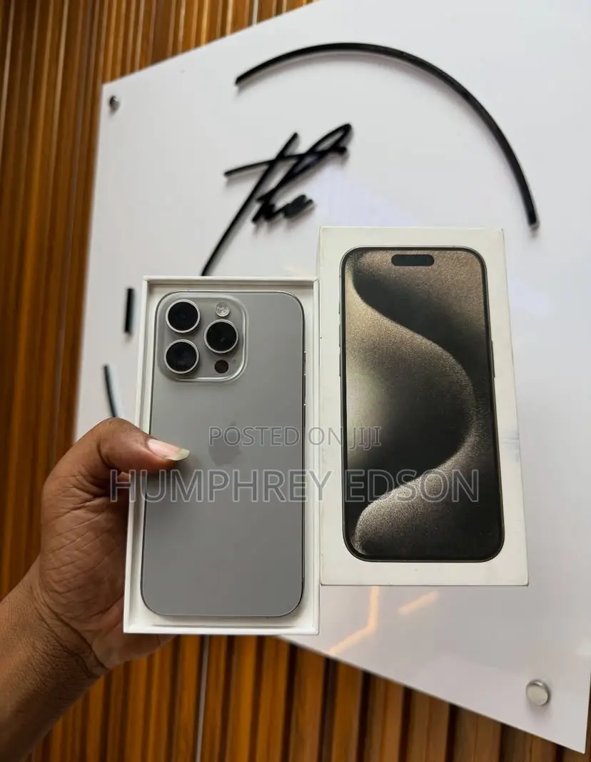 New Apple iPhone 15 Pro Max 256 GB Silver