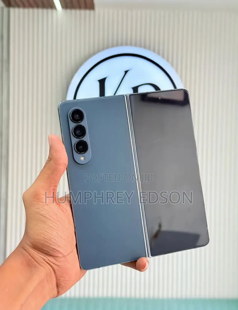 New Samsung Galaxy Z Fold4 256 GB Gray