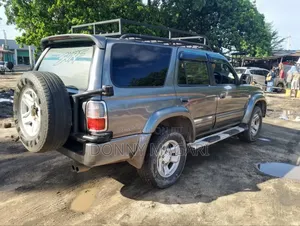 Toyota Hilux Surf 2005 Gray