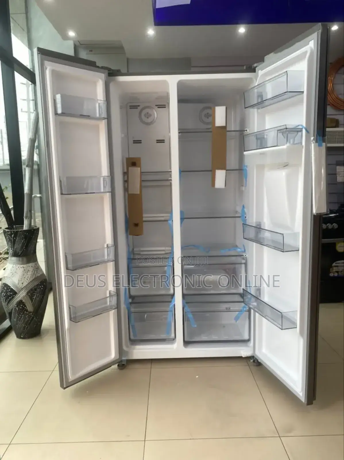 Bbrühm Side by Side Refrigerator With Water Dispenser 518l
