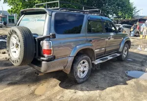 Toyota Hilux Surf 2005 Gray