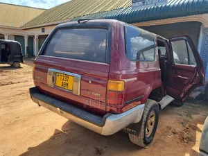 Toyota Hilux Surf 2005 Red
