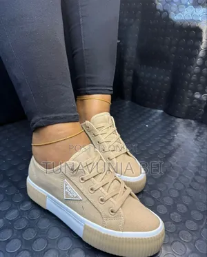 Leaders Sneakers