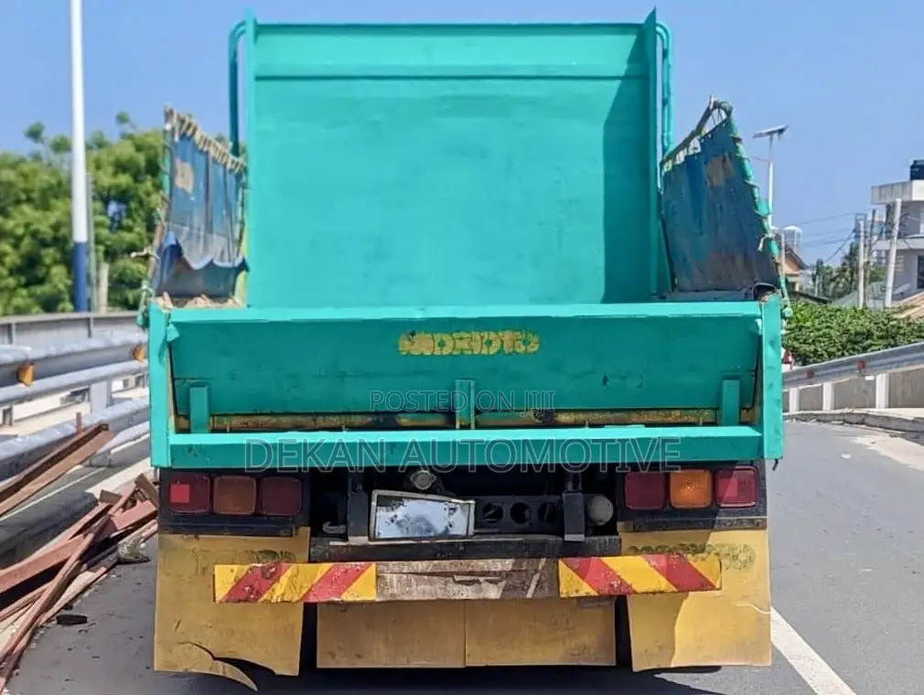 Mitsubishi Fuso Dump
