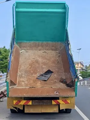 Mitsubishi Fuso Dump