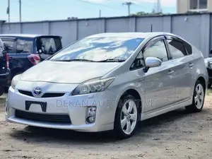 Toyota Prius IV 2010 Silver