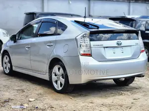 Toyota Prius IV 2010 Silver