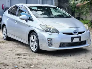 Toyota Prius IV 2010 Silver