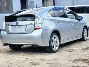 Toyota Prius IV 2010 Silver