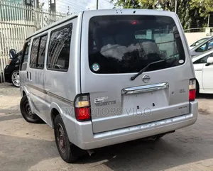 Nissan Vanette 1995 Silver