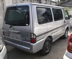 Nissan Vanette 1995 Silver