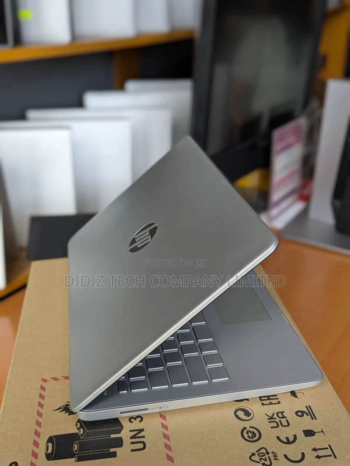Laptop HP 14S 8GB AMD Ryzen 5 SSD 512GB