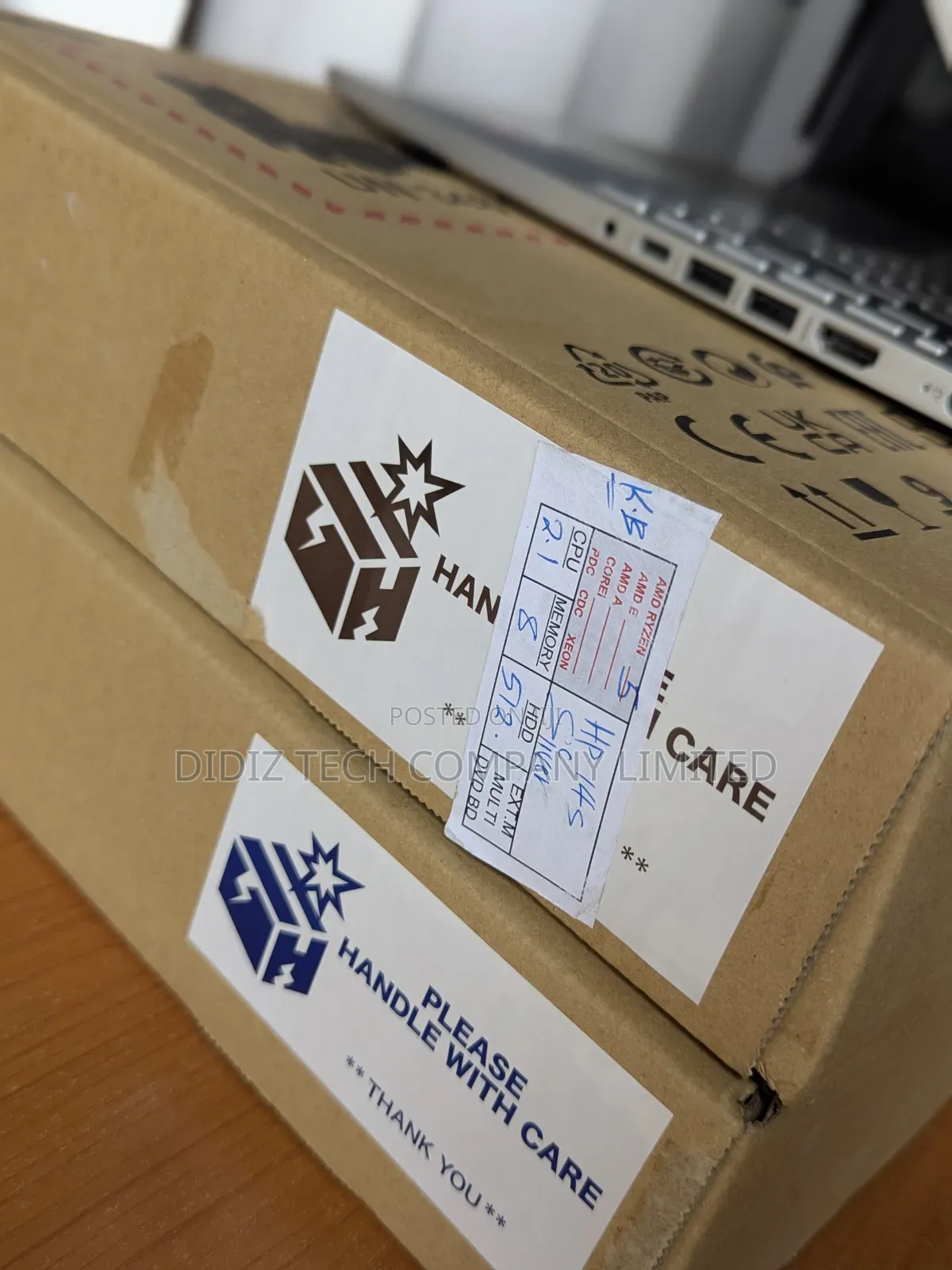 Laptop HP 14S 8GB AMD Ryzen 5 SSD 512GB