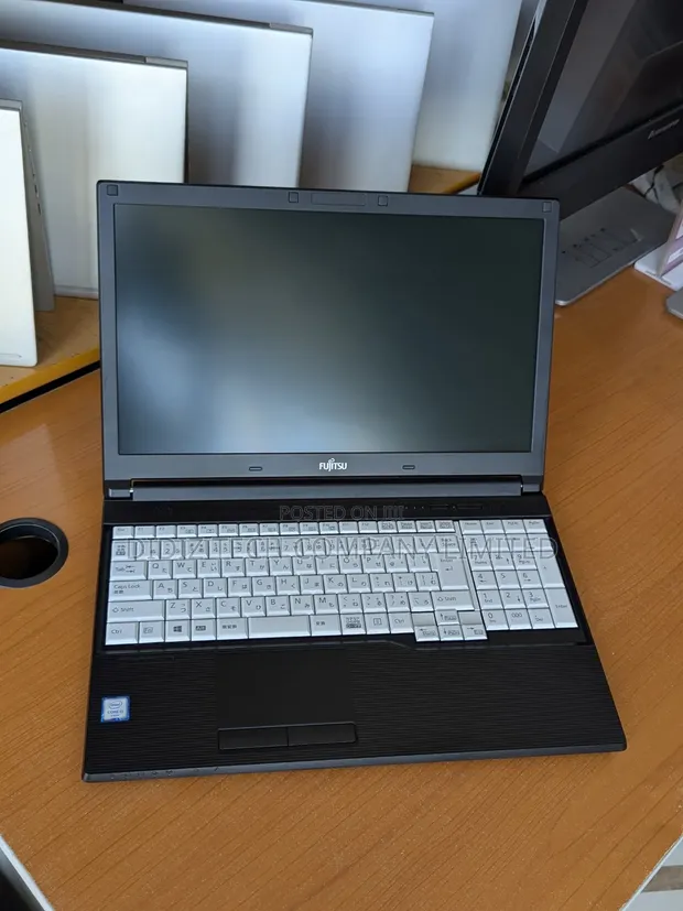 Laptop Fujitsu Lifebook A557 8GB Intel Core I5 SSD 256GB for sale