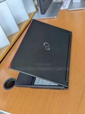 Laptop Fujitsu Lifebook A557 8GB Intel Core I5 SSD 256GB