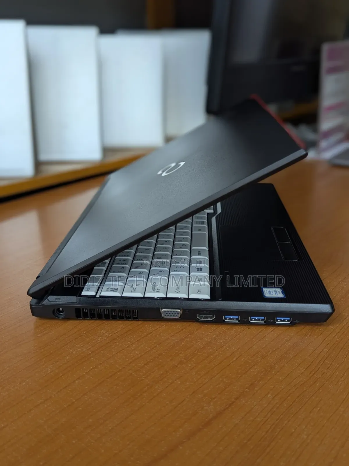 Laptop Fujitsu Lifebook A557 8GB Intel Core I5 SSD 256GB