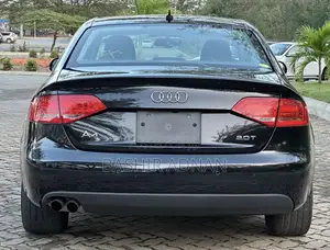 Audi A4 2.0T Premium 2011 Black
