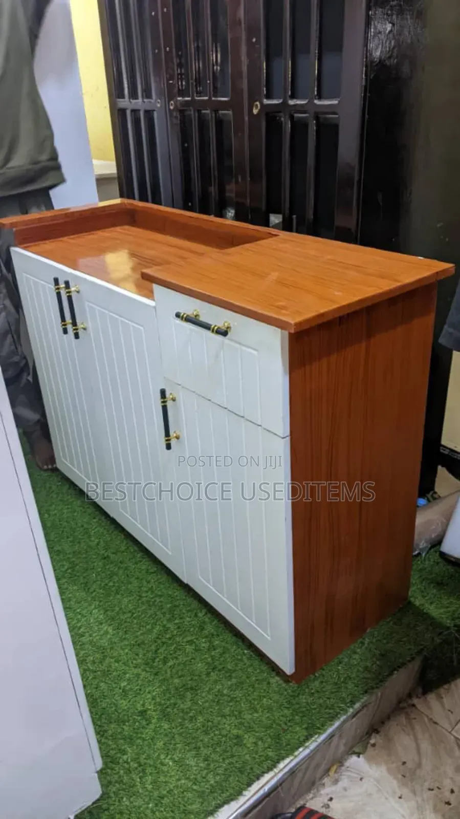 Nauza Kitchen Cabinet