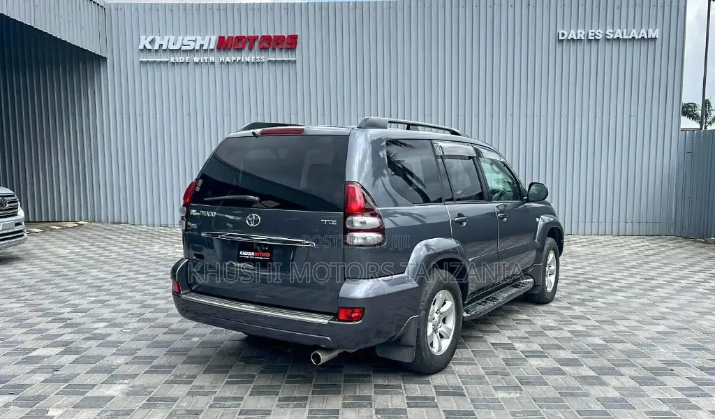 Toyota Land Cruiser Prado 2004 Gray