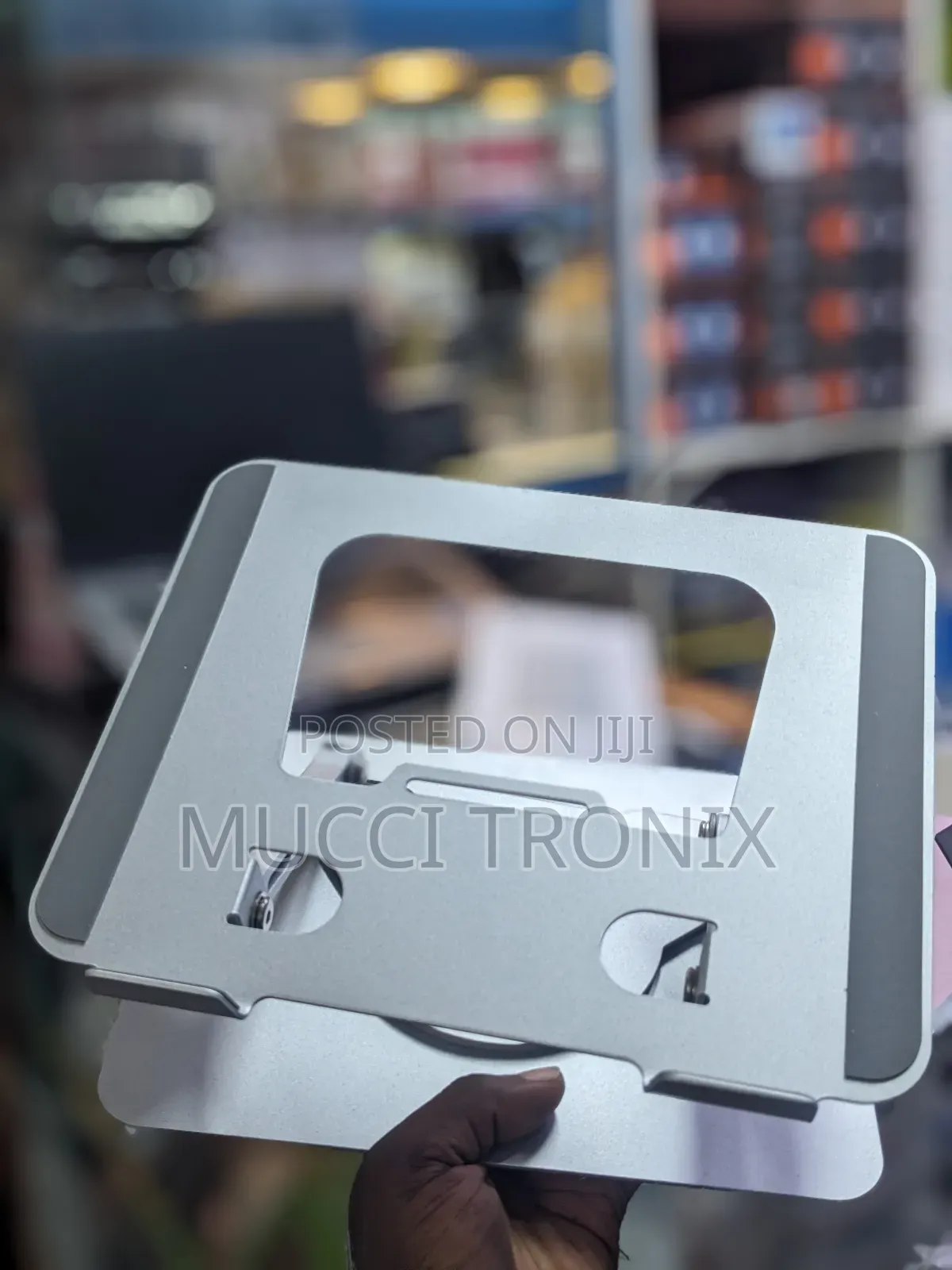Fantastic Laptop Stand Ikiwa Na Space
