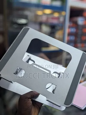 Fantastic Laptop Stand Ikiwa Na Space